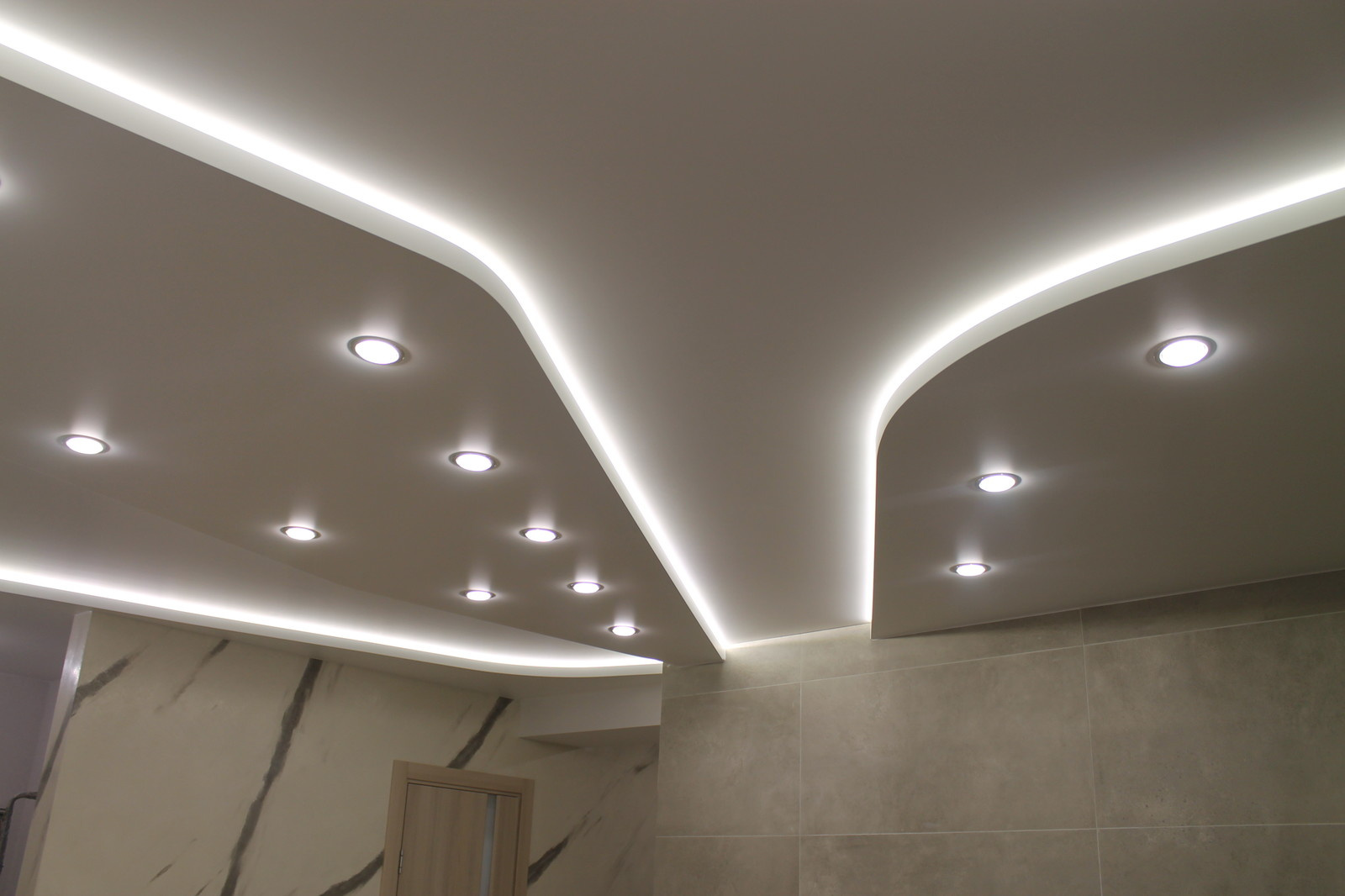 Многоуровневые потолки