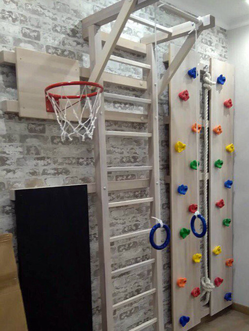 Обложка проекта: Детский спортивный уголок