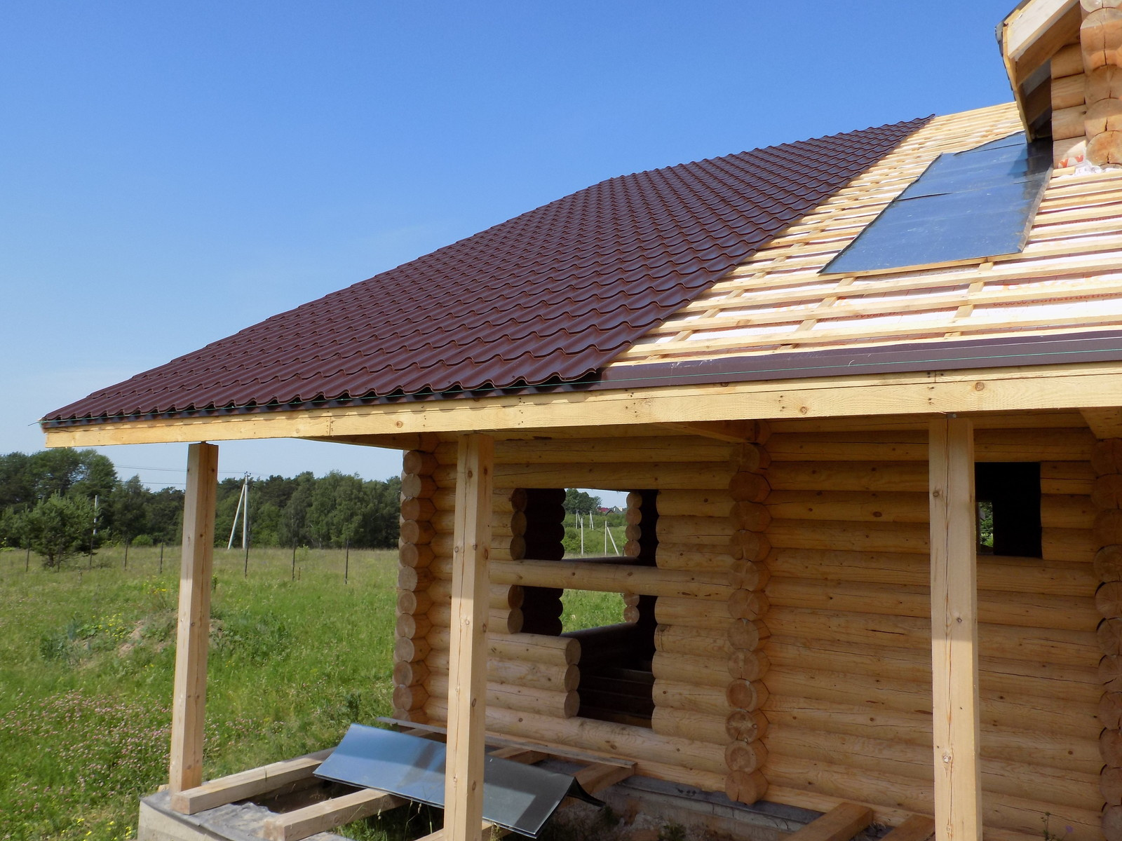 Монтаж металлочерепицы на готовую стропильную систему