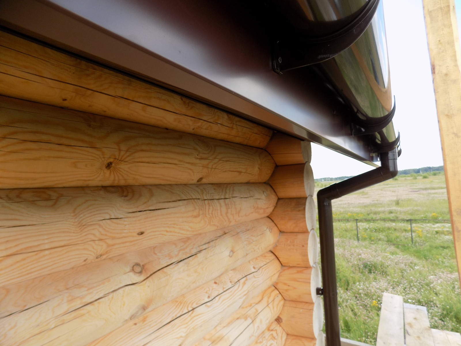 Монтаж металлочерепицы на готовую стропильную систему