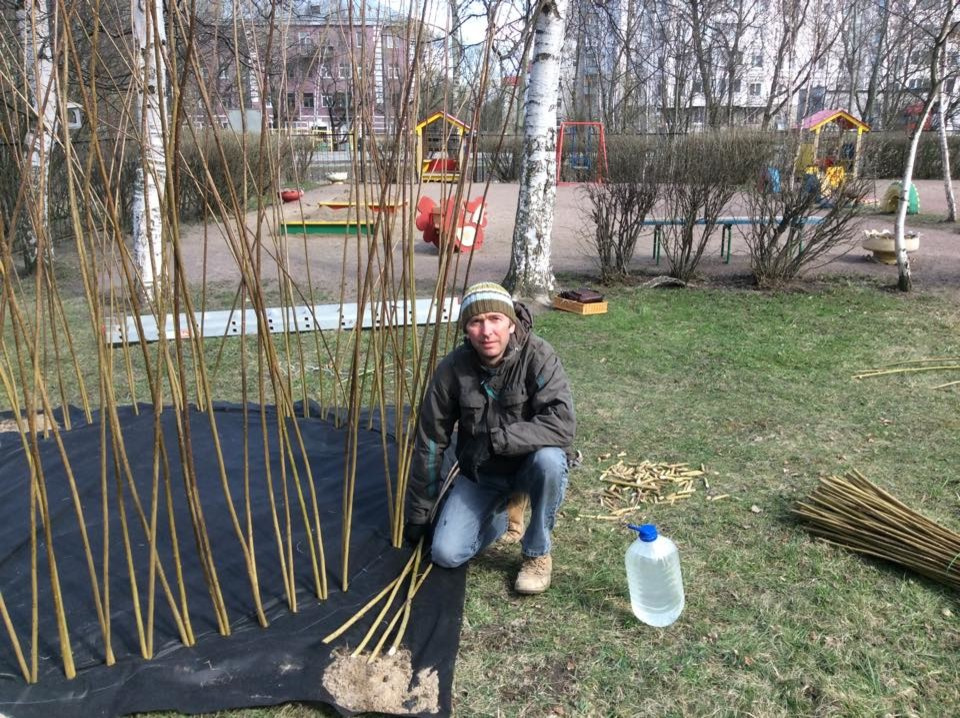 Плетеная беседка в детском саду.