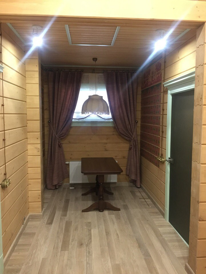 Стеклянная дверь