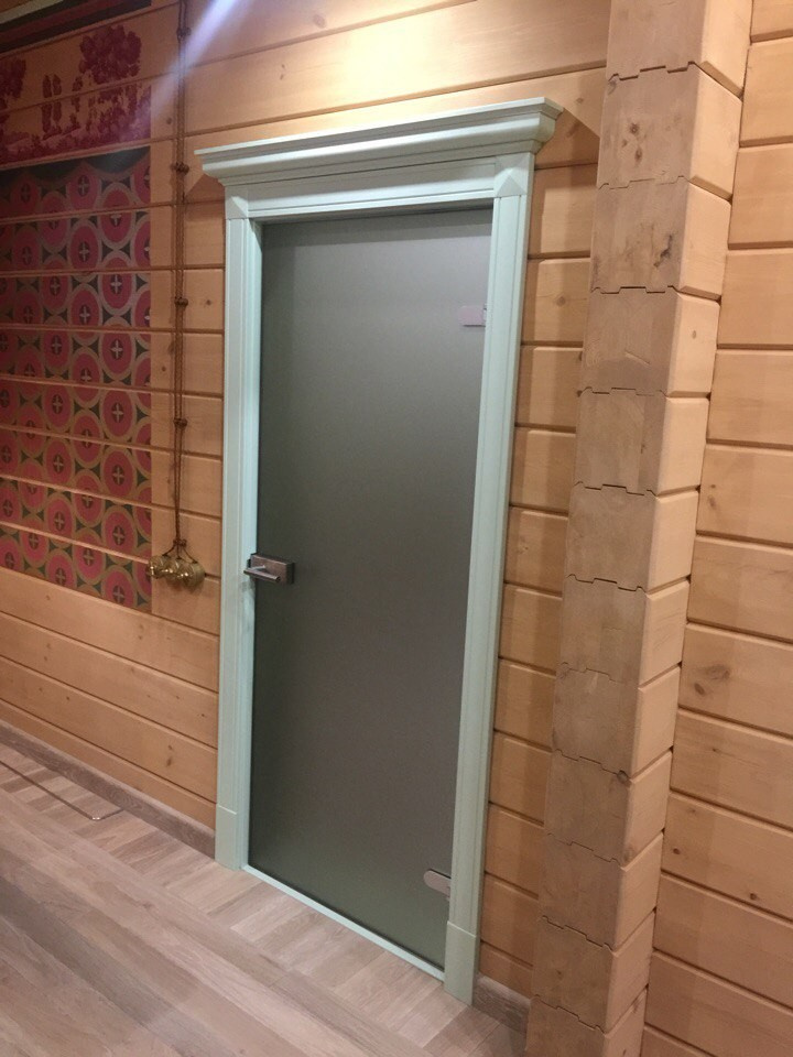 Обложка проекта: Стеклянная дверь