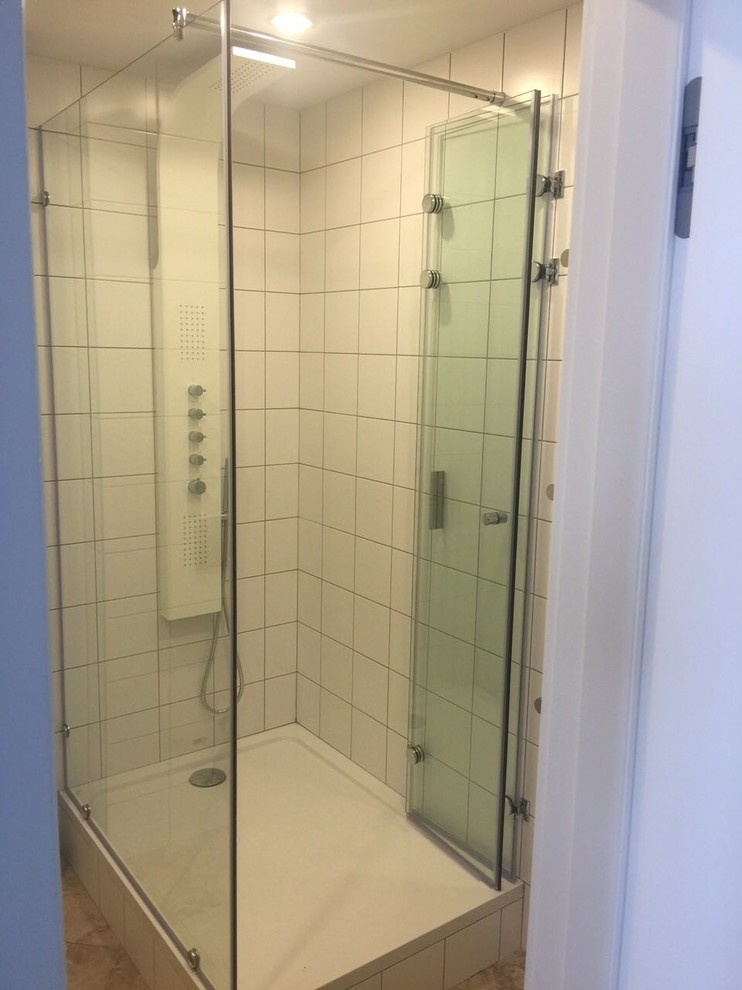 Душевая дверь "гармошка"