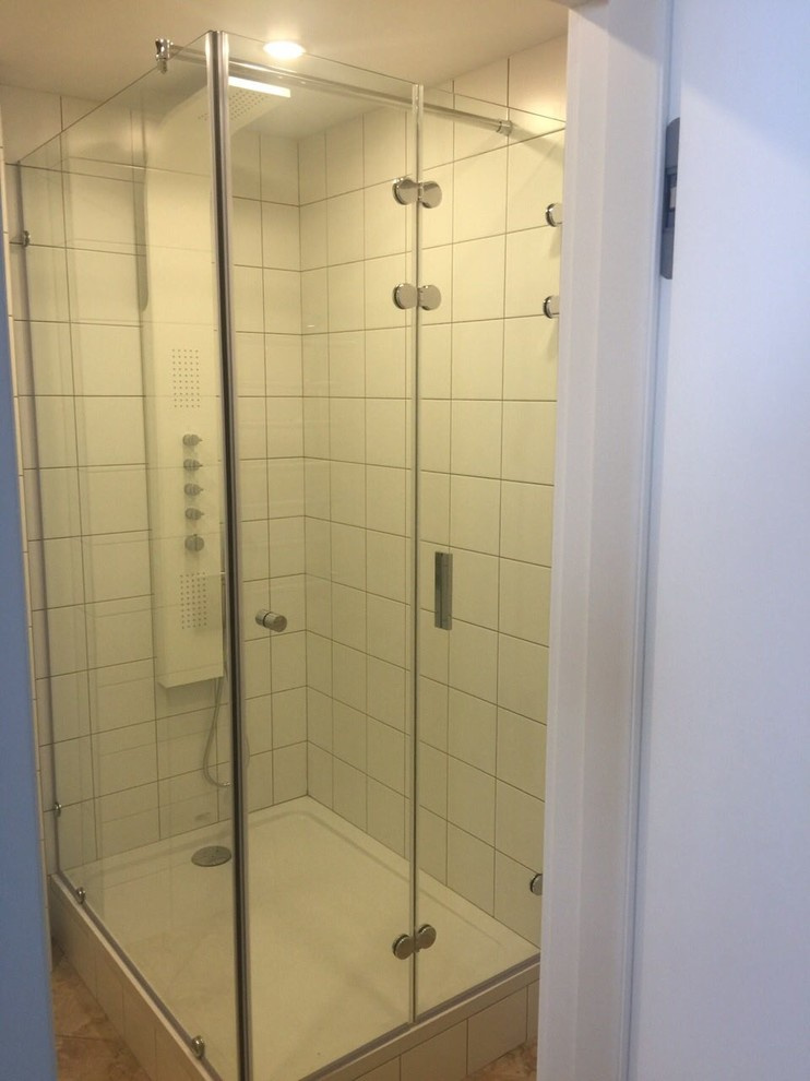 Душевая дверь "гармошка"