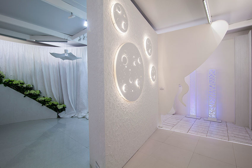 White in the city by Oikos