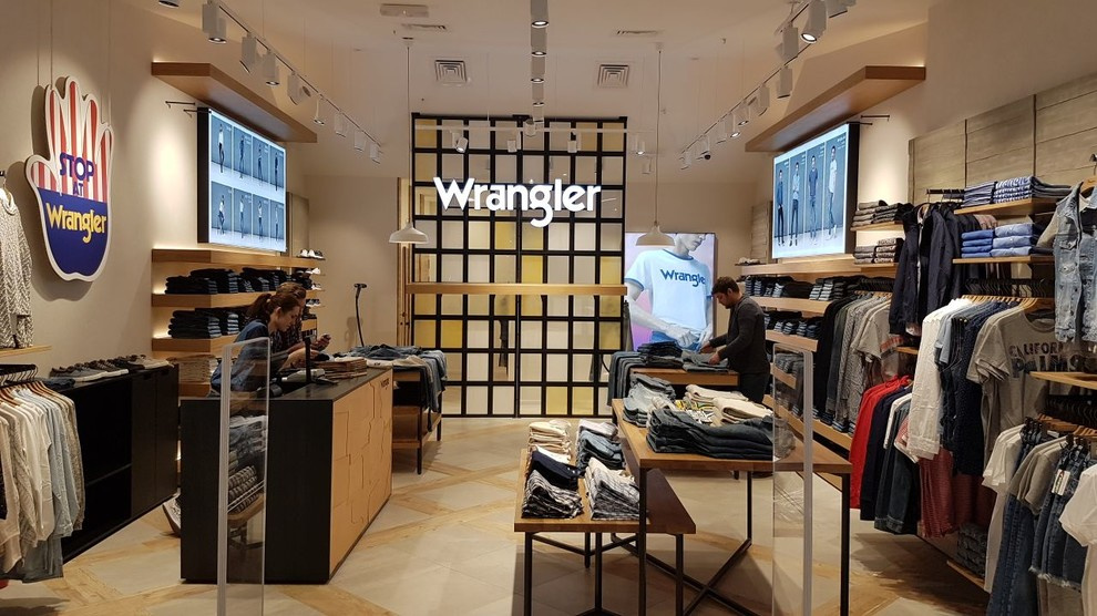 Саратов. Магазин WRANGLER.