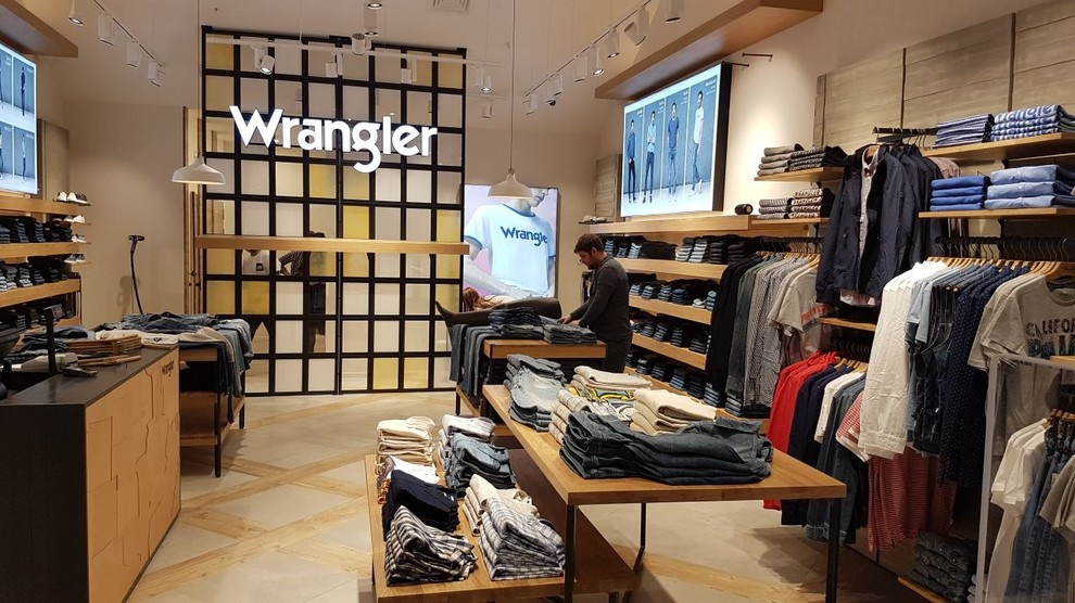 Саратов. Магазин WRANGLER.