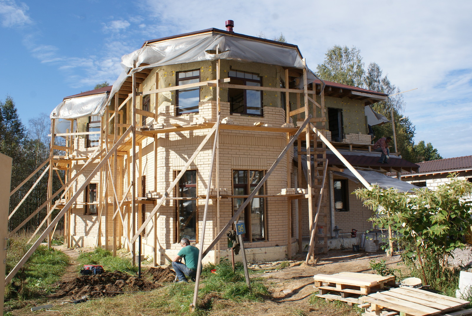 Обложка проекта: Облицовка дома светлым кирпичом