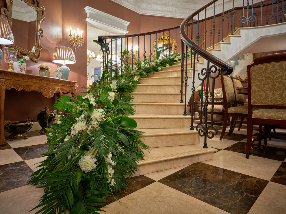 Оформление салона "Английские интерьеры"