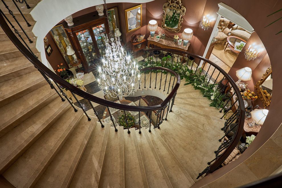 Оформление салона "Английские интерьеры"