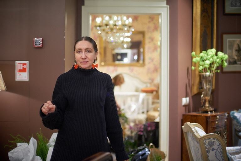 Оформление салона "Английские интерьеры"