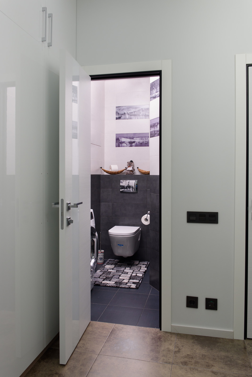 Интерьер по-мужски. Вход в санузел