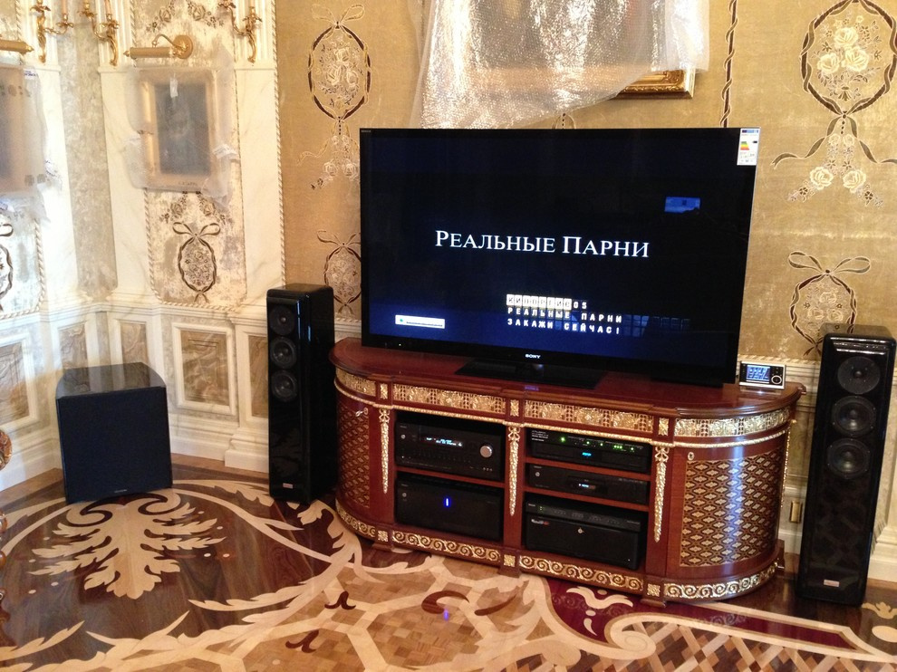 Телевидение и кино в квартире на Адмиралтейской