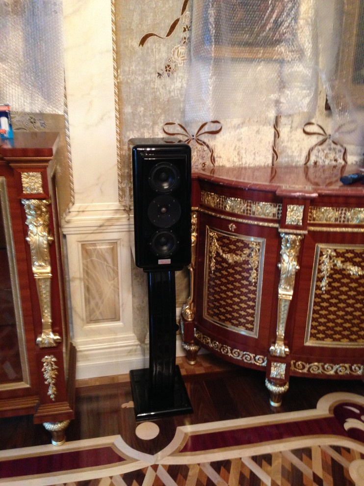 Телевидение и кино в квартире на Адмиралтейской