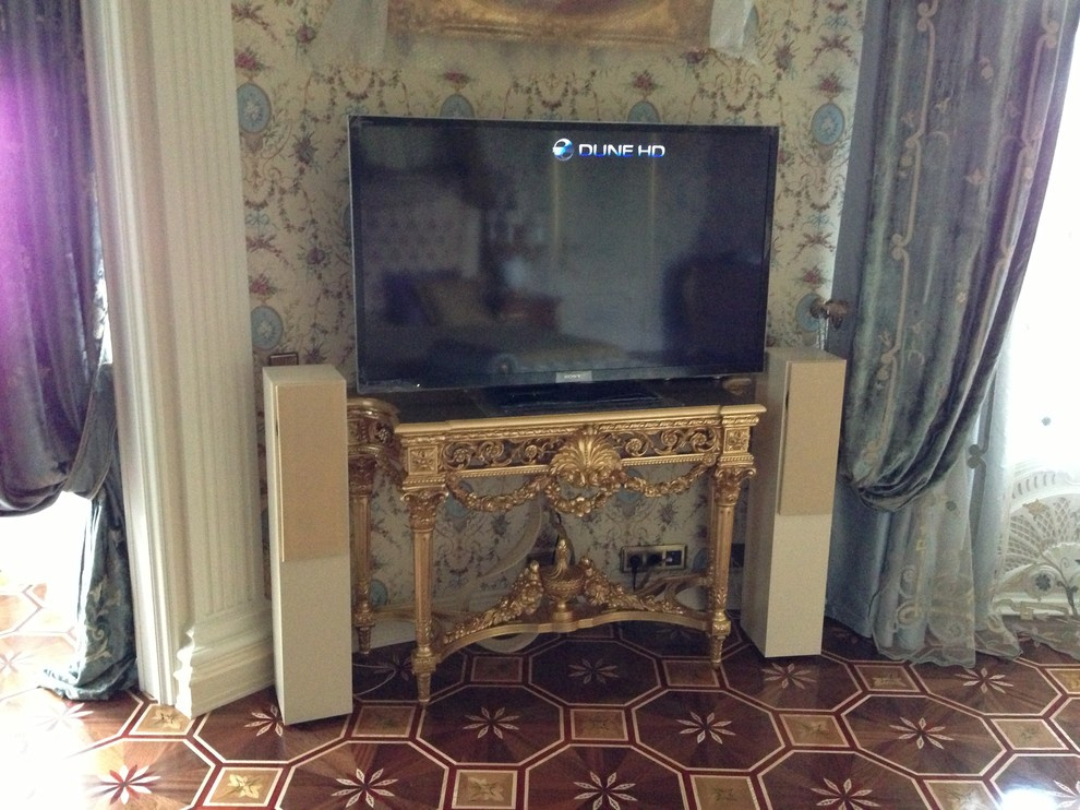 Телевидение и кино в квартире на Адмиралтейской