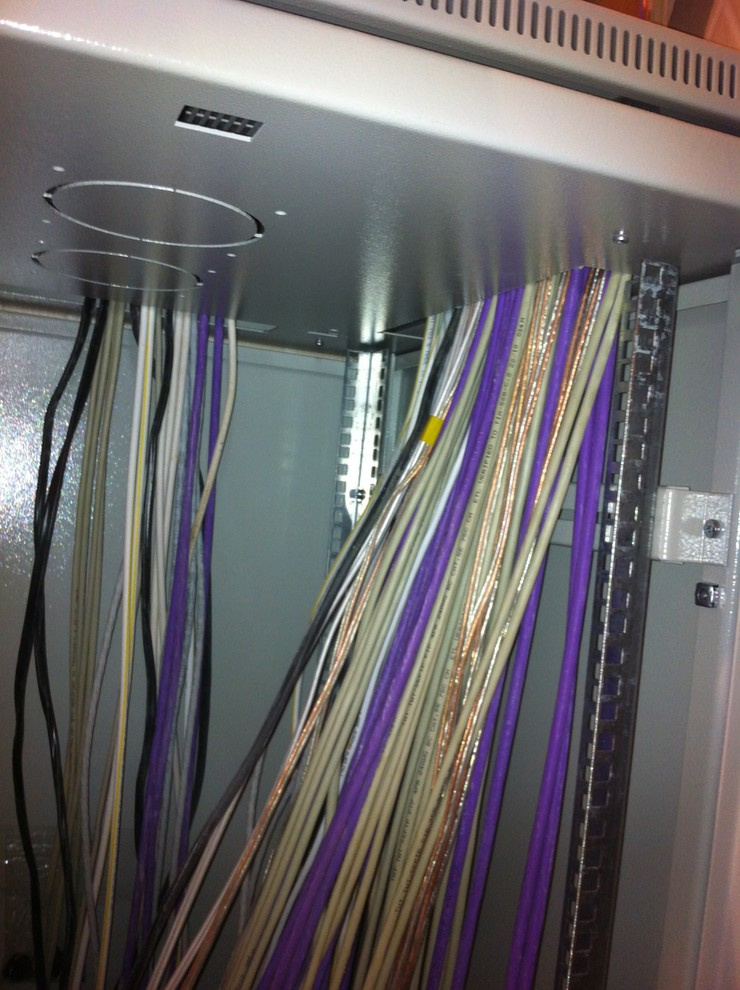 Обложка проекта: Телевидение и кино в квартире на Адмиралтейской