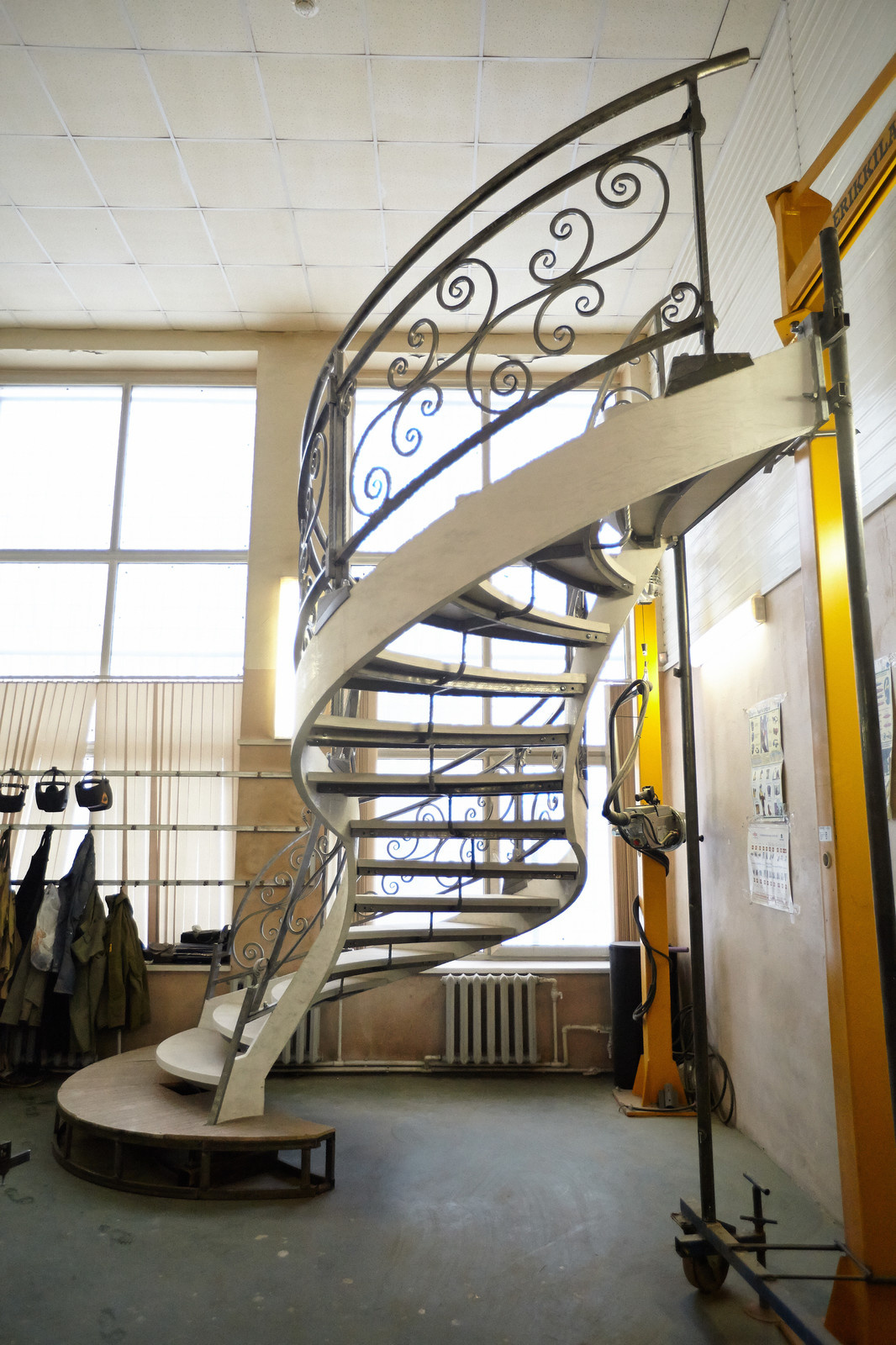 Лестницы на продажу