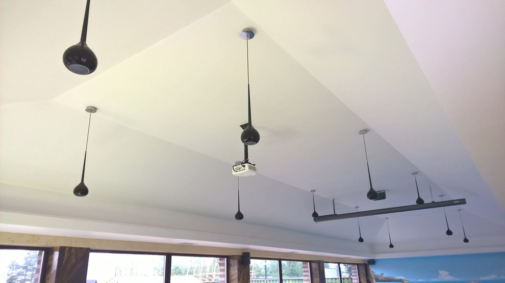 Кинотеатр в бассейне