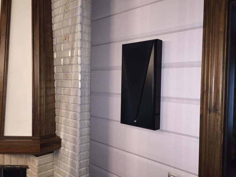 Обложка проекта: Кинотеатр в гостиной с камином в Комарово