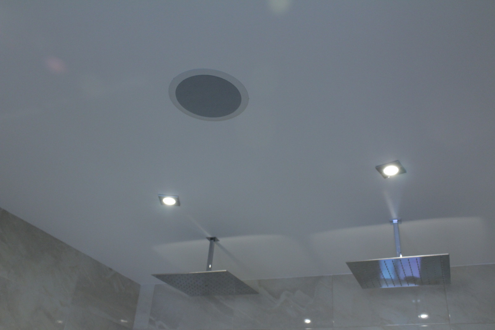 Кинотеатр в бассейне