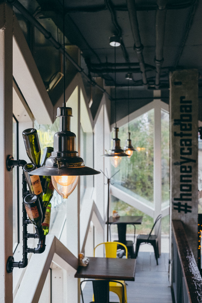 Отделка бара-ресторана "Мед"