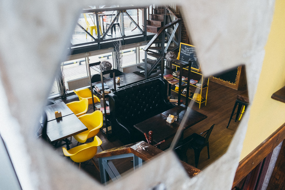 Отделка бара-ресторана "Мед"