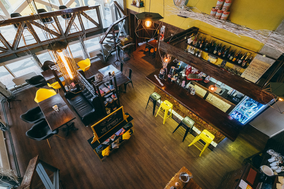 Отделка бара-ресторана "Мед"