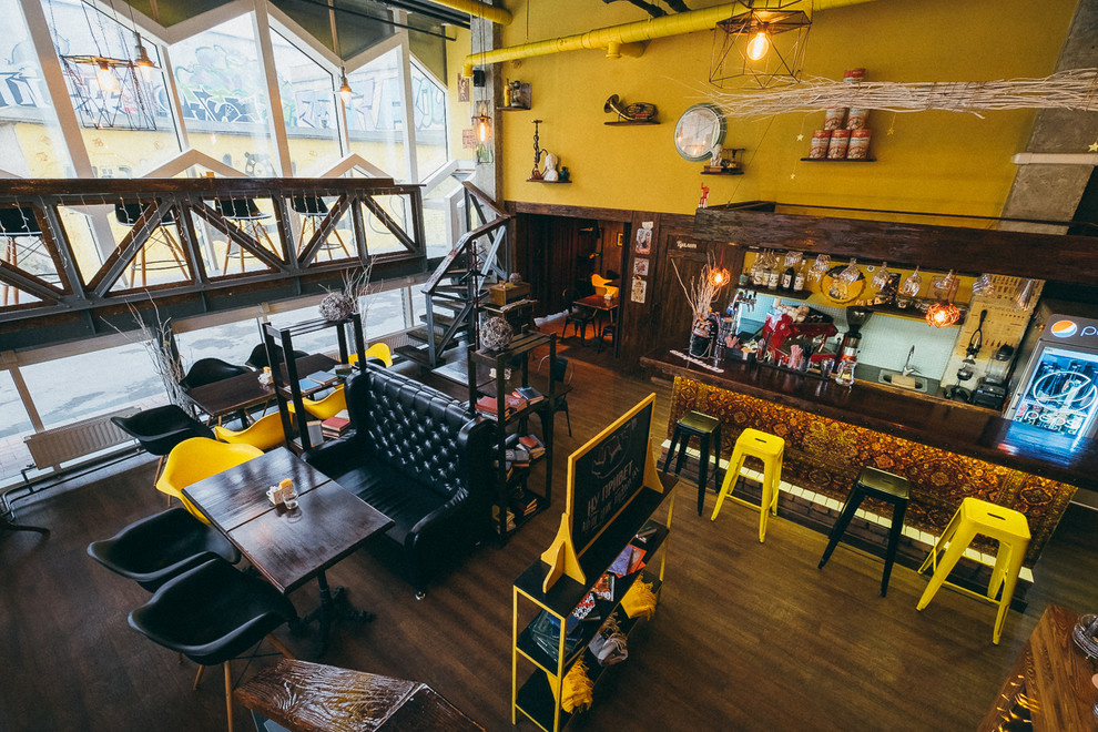 Отделка бара-ресторана "Мед"