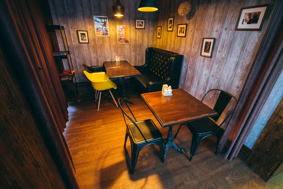 Отделка бара-ресторана "Мед"