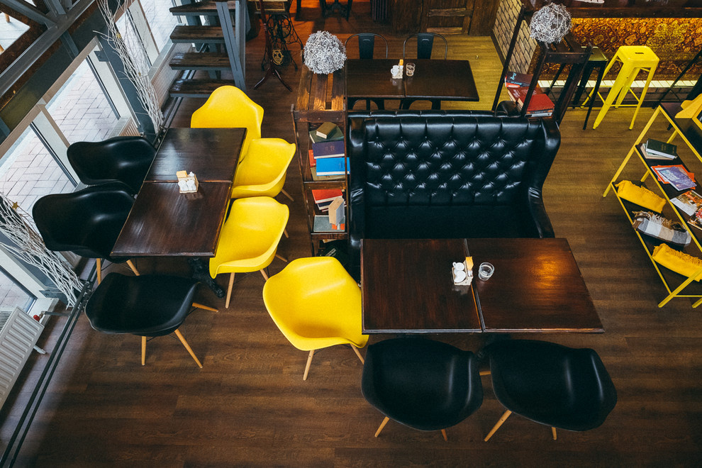 Отделка бара-ресторана "Мед"