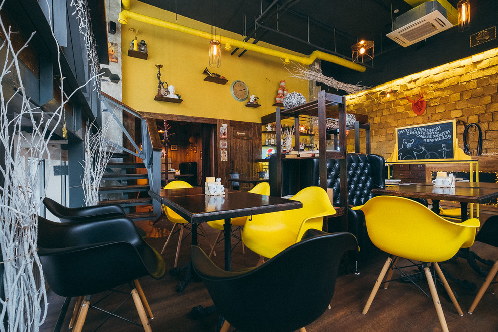 Отделка бара-ресторана "Мед"