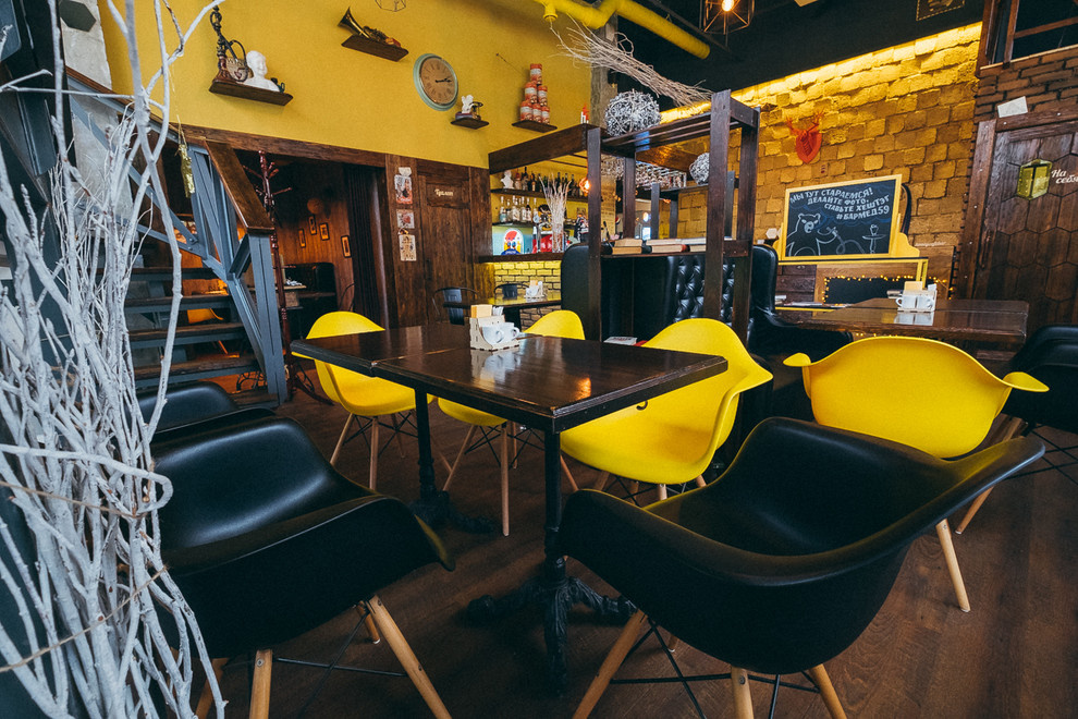 Отделка бара-ресторана "Мед"