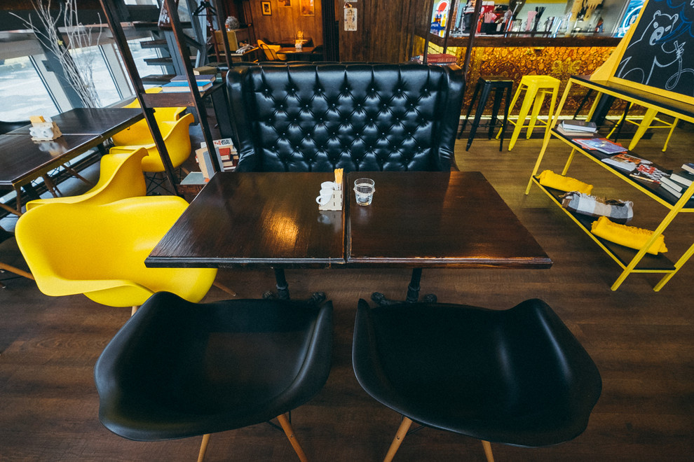 Отделка бара-ресторана "Мед"