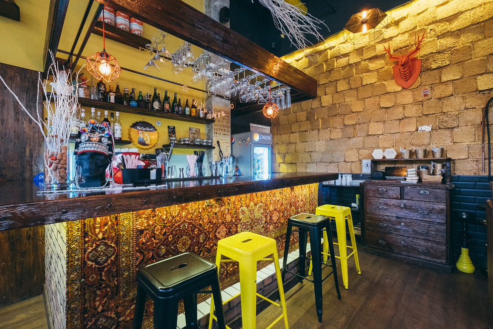 Отделка бара-ресторана "Мед"