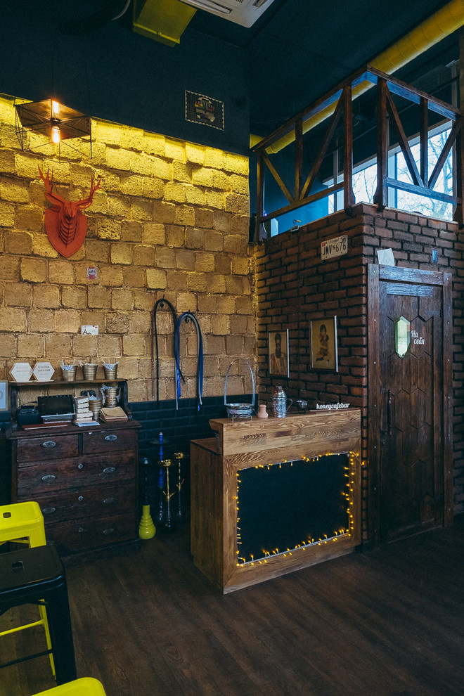 Отделка бара-ресторана "Мед"