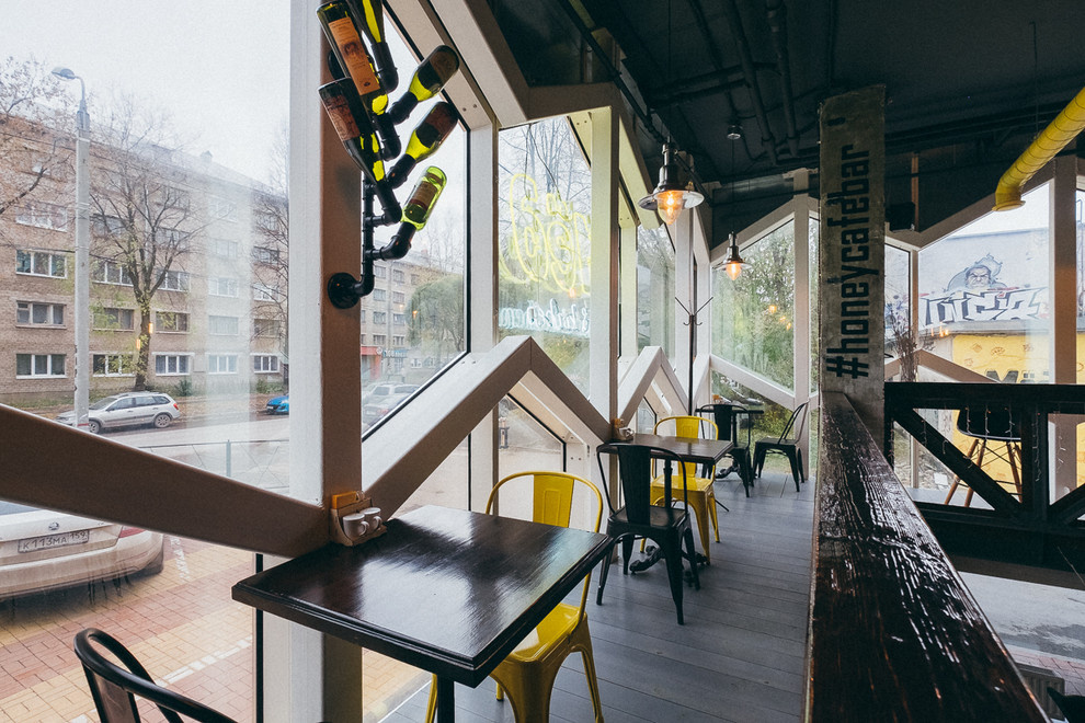 Отделка бара-ресторана "Мед"