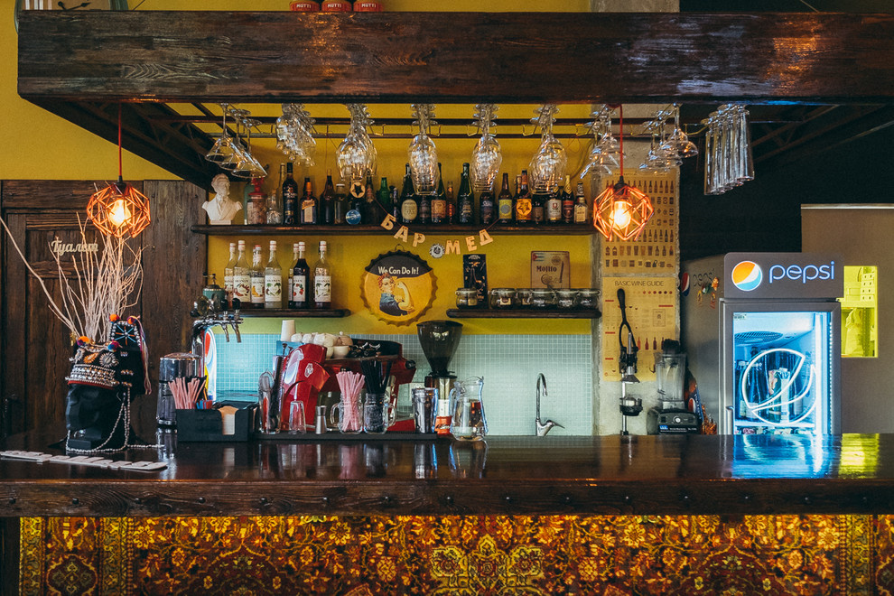 Отделка бара-ресторана "Мед"