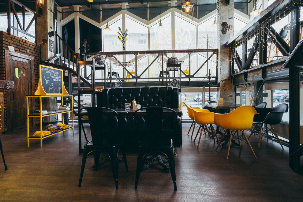 Отделка бара-ресторана "Мед"