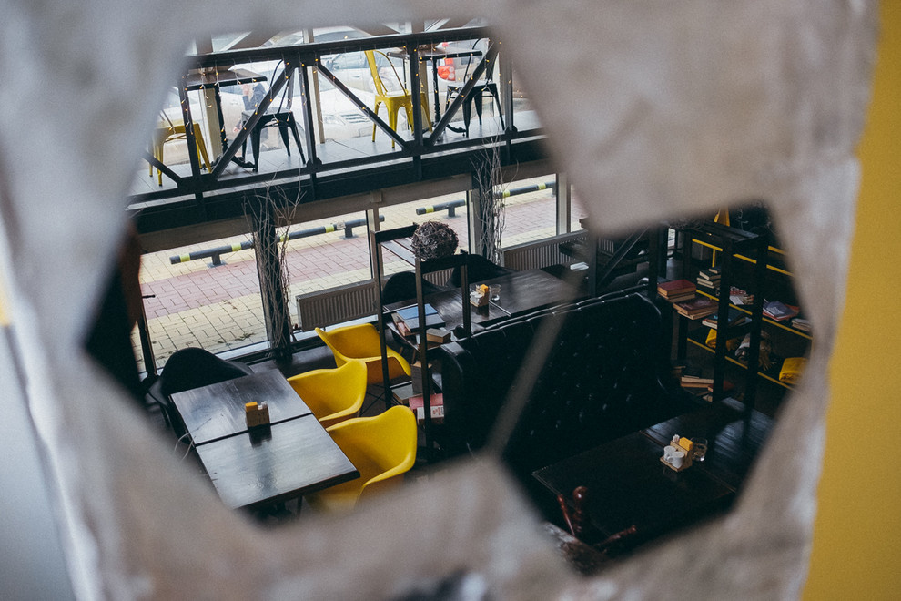 Отделка бара-ресторана "Мед"