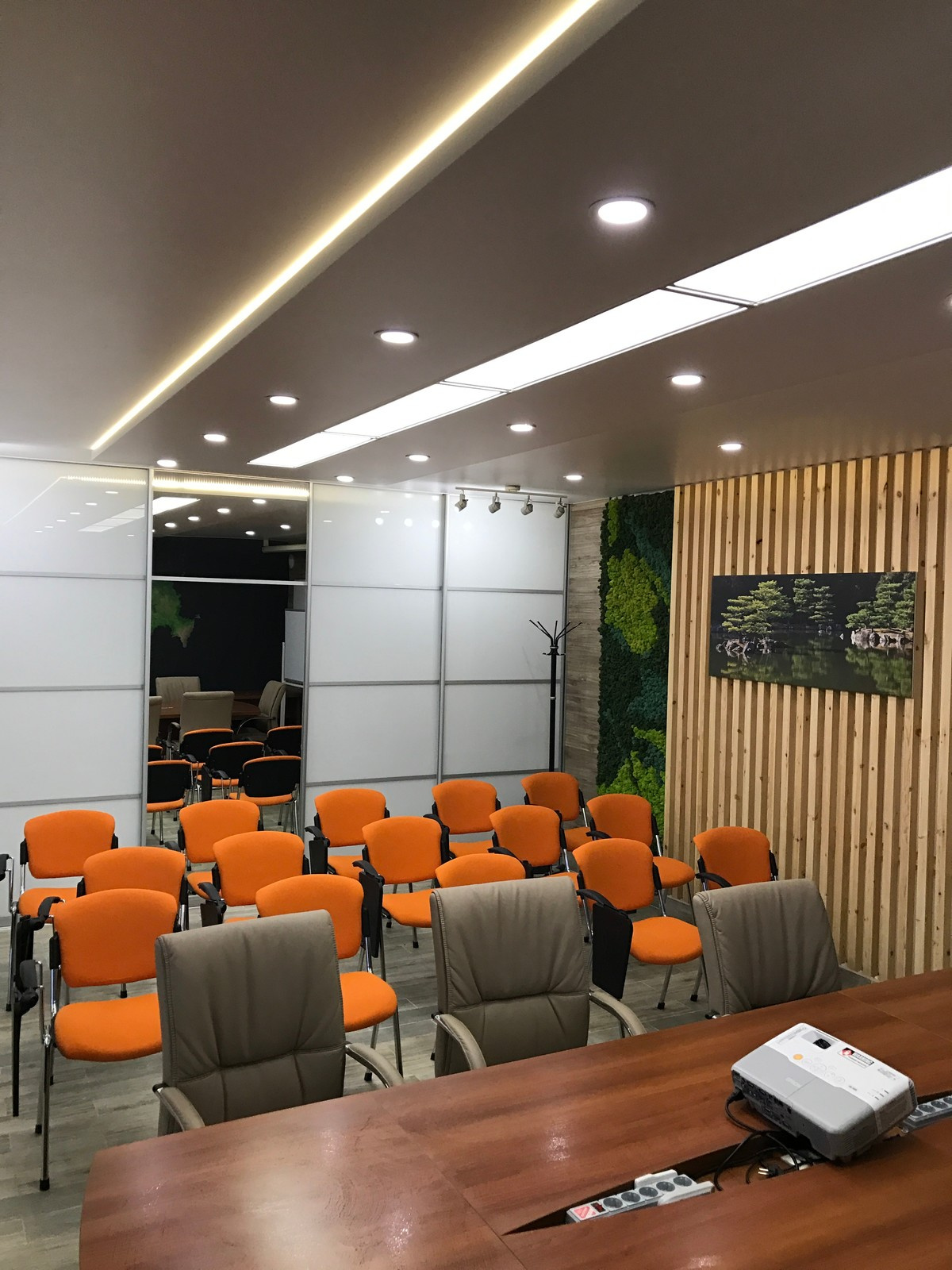 Реализация нашего проекта по конференц-залу