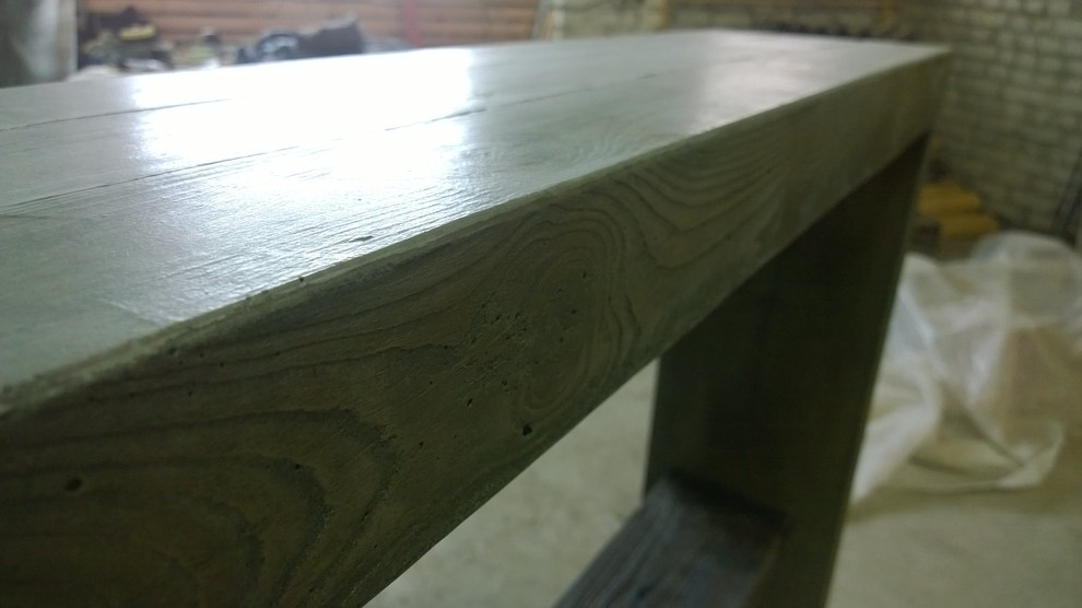 барный стол из бетона