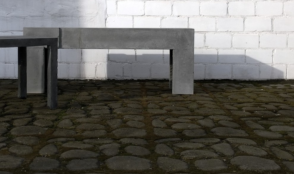 скамья из бетона