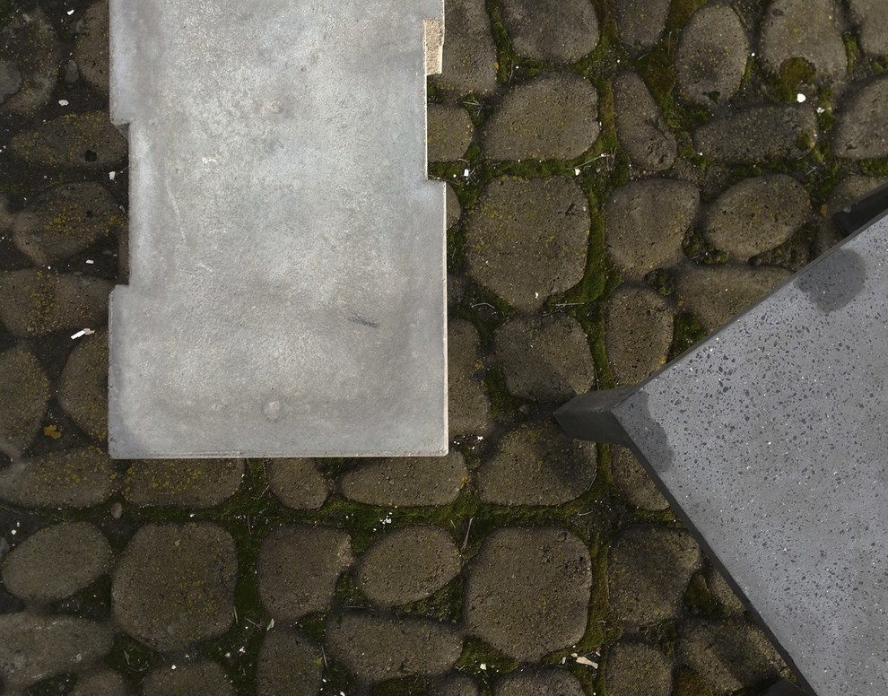 скамья из бетона