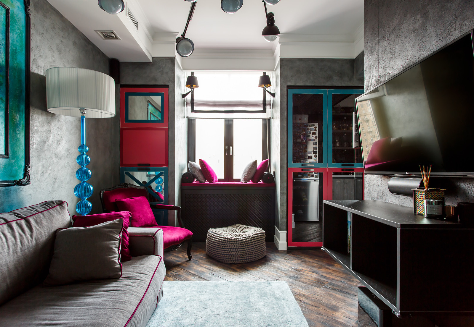 В гостях: Черная квартира с видом на Триумфальную арку