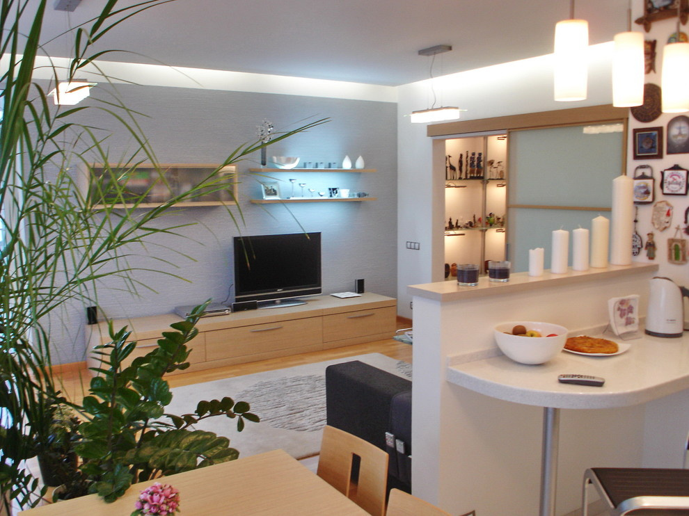 Три плюс один