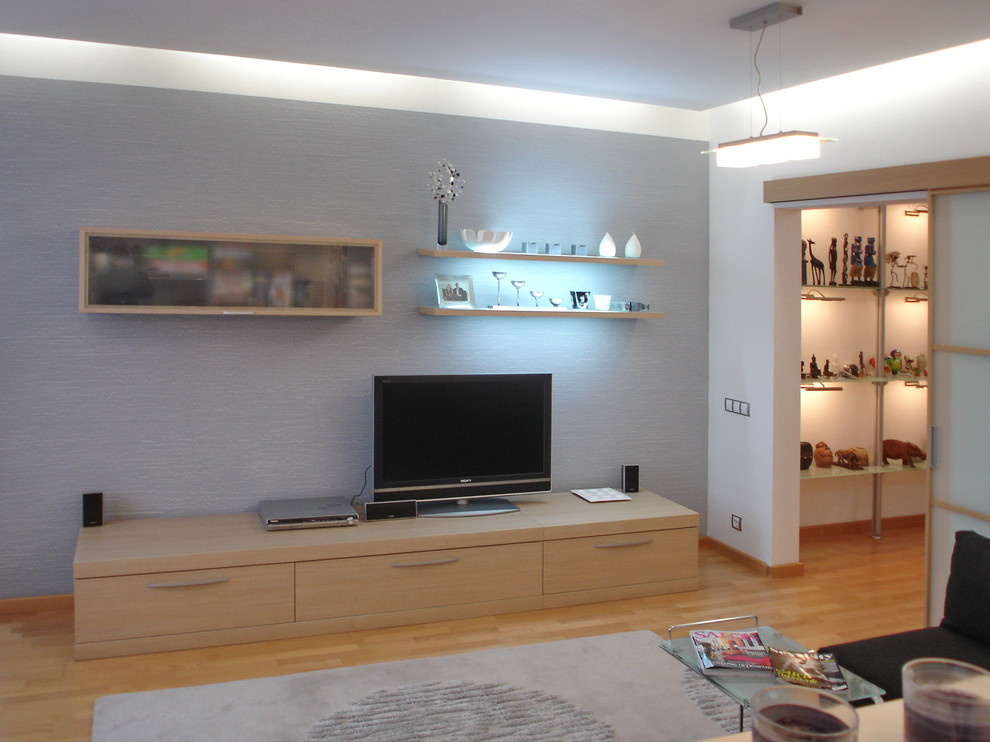 Три плюс один