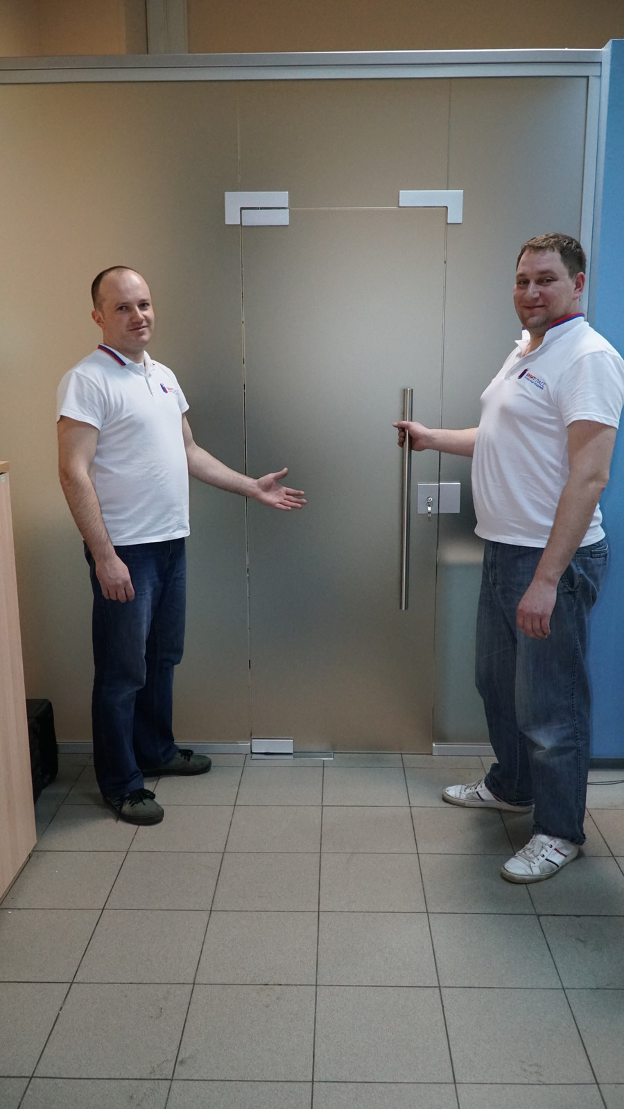 Перегородка с дверью