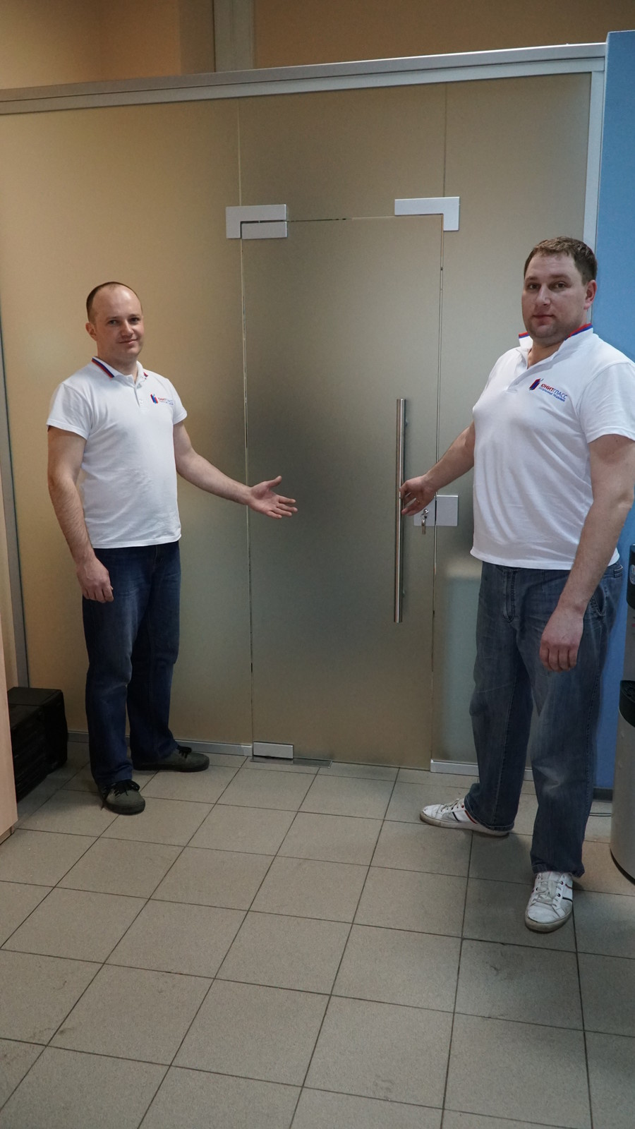 Перегородка с дверью