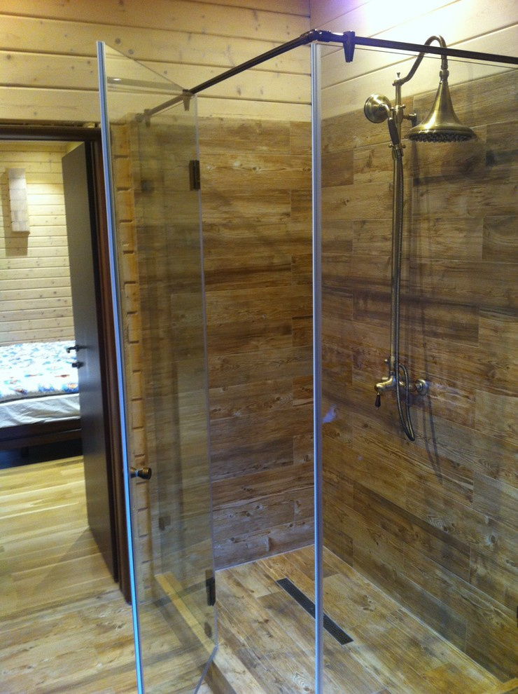 Душевой уголок с  бронзовой фурнитурой